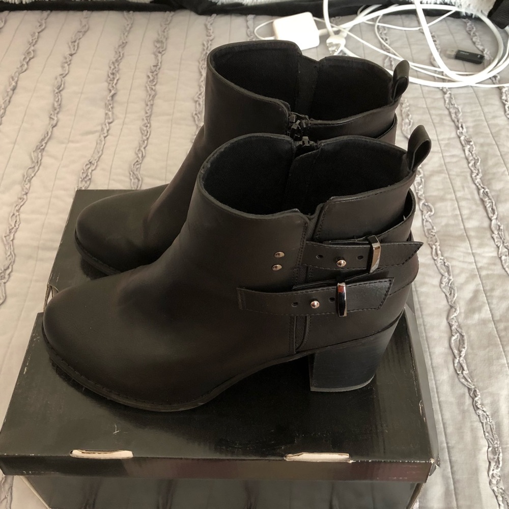 Torrid Size 11W Black Booties